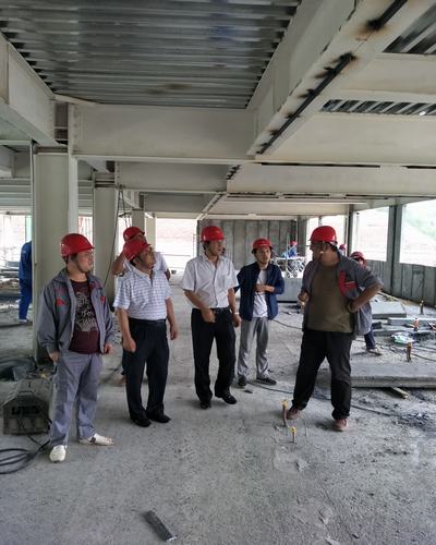 銅川分公司黨員干部助力安全生產(chǎn)為“國(guó)慶”獻(xiàn)禮