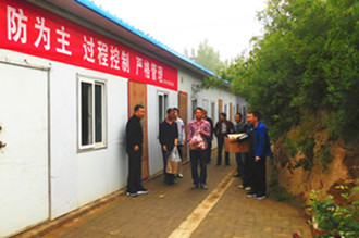 漢中分公司領導節日檢查施工項目慰問一線員工