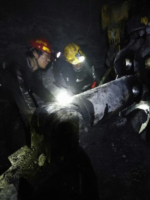 掘進公司紅柳林項目部自行回撤掘進機節約成本8萬