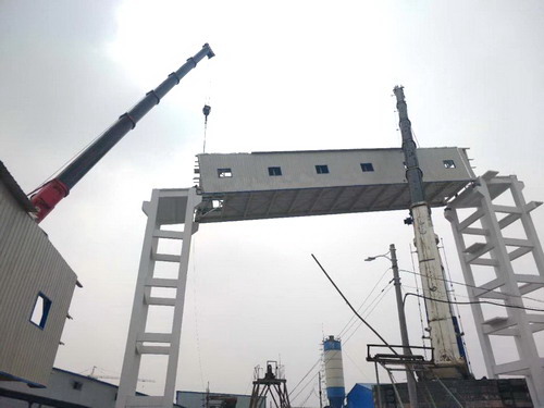 銅川分公司第六項目部順利完成棧橋鋼桁架階段吊裝任務