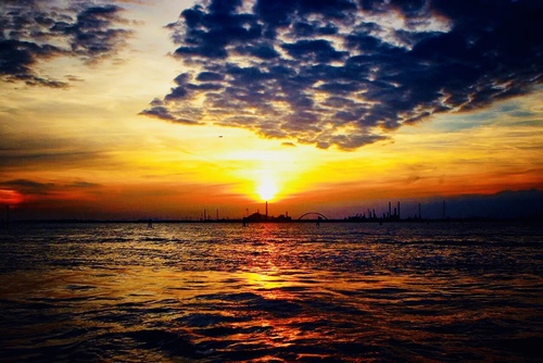 赤朱丹彤，落日飛霞