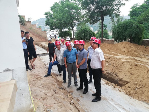 陜煤集團總經理助理、榆林合力產業扶貧公司董事長范京道蒞臨陜煤建設天工公司清澗紅棗深加工項目視察指導工作
