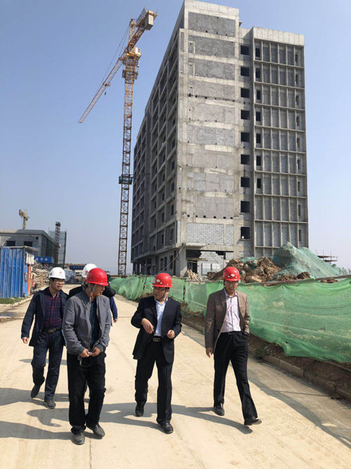 王明智深入彬長(zhǎng)鐵運(yùn)公司以及渭河彬州乙二醇工地檢查工作