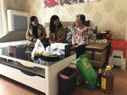 陜煤建設機電安裝公司 重陽佳節慰問職工家庭高齡老人