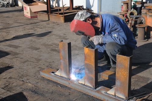 控“亂”花  壓“胡”花  止住經營“出血點”