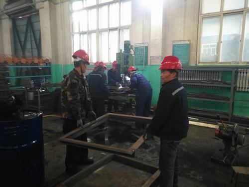 外部市場傳捷報，施工現(xiàn)場干勁足