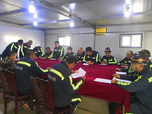 陜煤建設機電安裝公司小保當項目部完成井下“管線質量標準化”整改