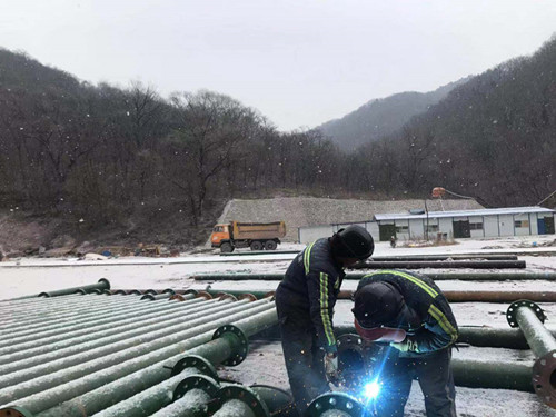 陜西煤建設(shè)機(jī)電安裝公司：跨年，我們?cè)诰?></div>
                                <div   id=