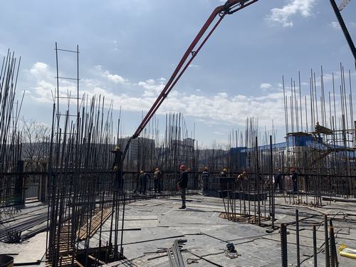 陜煤建設韓城分公司彬長小莊礦井及選煤廠新建產品倉工程滑模順利開工