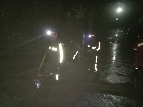 陜煤建設(shè)掘進(jìn)公司：小保當(dāng)項目部112201輔運(yùn)順槽貫通紀(jì)實