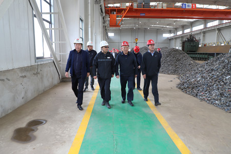 中國機(jī)械冶金建材工會組團(tuán)參觀陜煤建設(shè)施工的龍鋼寶軋漢中基地廠房項目