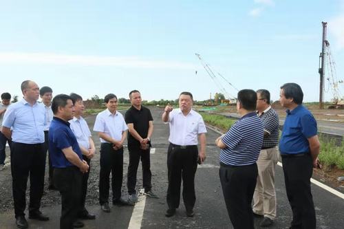 公司領(lǐng)導(dǎo)寧興剛、王寧、楊讓順深入渭南開沃項目檢查指導(dǎo)工作