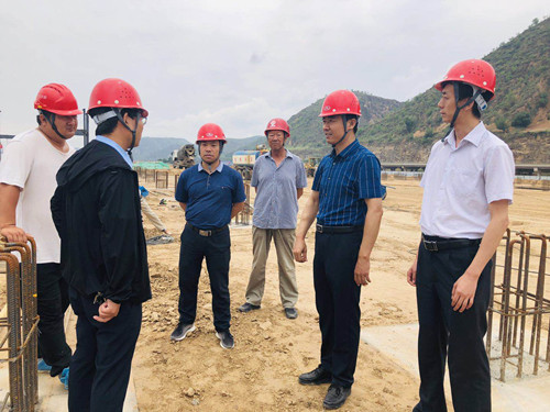 轉變作風求實效，現場督戰解難題