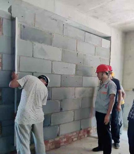 青春，在工地上綻放