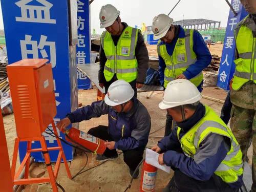 陜煤建設(shè)銅煤公司查隱患、保平安、反“三違”專(zhuān)項(xiàng)活動(dòng)成新熱潮