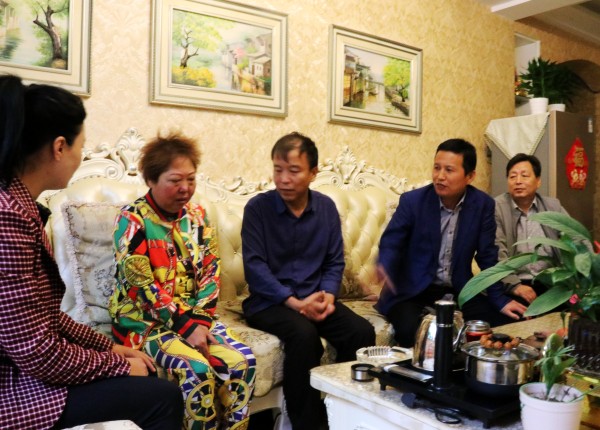 陜煤建設澄合分公司慰問幫扶讓患病職工家屬內心暖融融