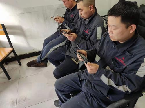 陜煤建設(shè)洗選煤運(yùn)營公司檸條塔運(yùn)營項目部開展《職業(yè)病防治法》宣傳周活動