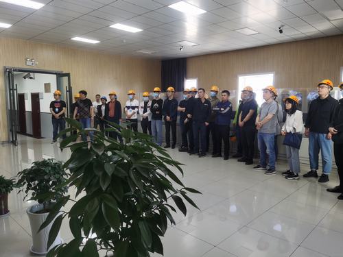 陜煤運銷集團及陜西能源趙石畔煤電有限公司一行到陜煤建設洗選煤運營公司紅柳林洗煤廠項目部進行參觀交流學習