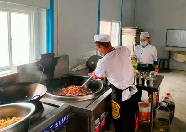 陜煤建設礦建三公司崔木項目部： 為職工辦實事，“新”食堂暖人心