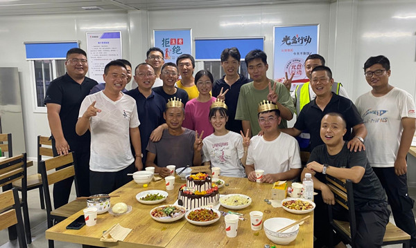 陜煤建設咸陽分公司項目部集體過生日，親情化管理“放光芒”