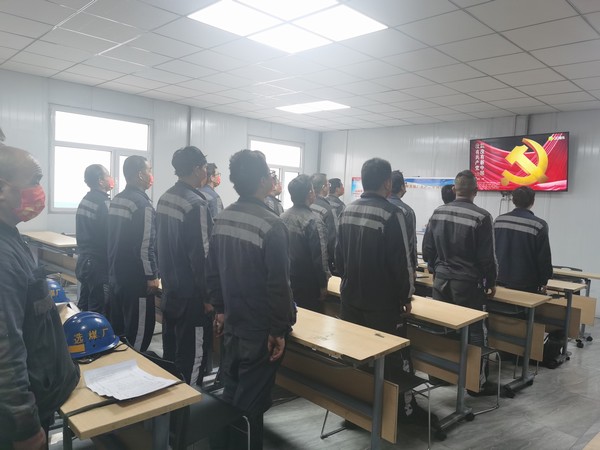 陜煤建設(shè)洗選煤運(yùn)營公司紅柳林洗煤廠項(xiàng)目部: “紅色”+“堅(jiān)守”吹響號(hào)角慶國慶