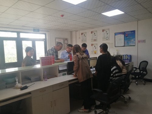 建設集團大秦置業公司：稀罕事！物業給業主發福利了