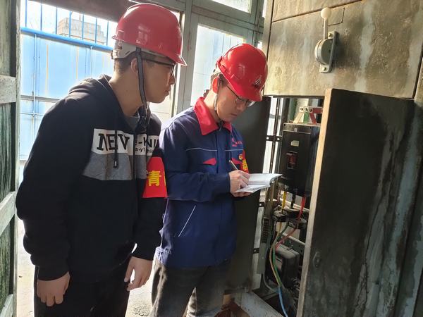 陜煤建設韓城分公司安裝四項目部開展共筑“安全線”共護“幸福家”主題團日活動