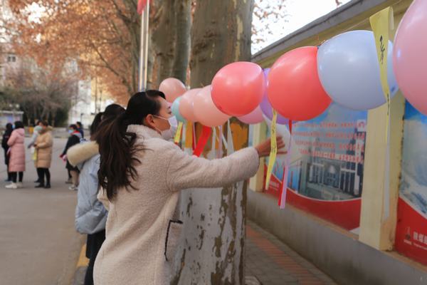 陜煤建設銅煤公司開展“歡樂迎新年,趣味猜燈謎”活動