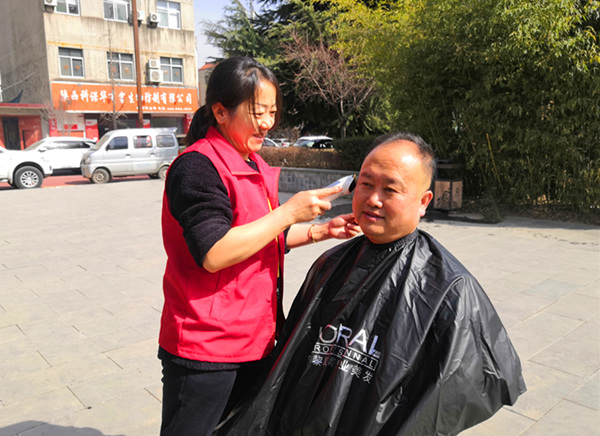 陜煤建設礦建三公司：向春天報到 ！學雷鋒我們來了