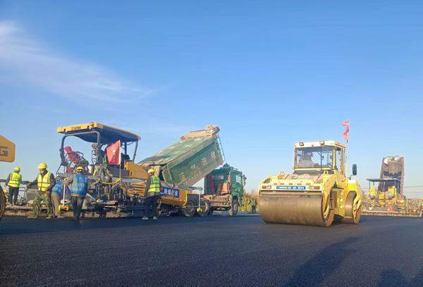 助力“十七運” 建設集團榆林市科創新城市政一期工程N1項目在行動