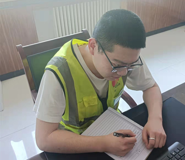 陜煤建設(shè)咸陽分公司第二項(xiàng)目部：寫祝福，寄思情