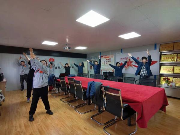 陜煤建設韓城分公司土建九項目部開展“爭做時代新青年”主題團日活動