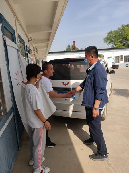 陜煤建設天工公司安裝三部慰問子洲縣馬岔鎮派出所警務人員