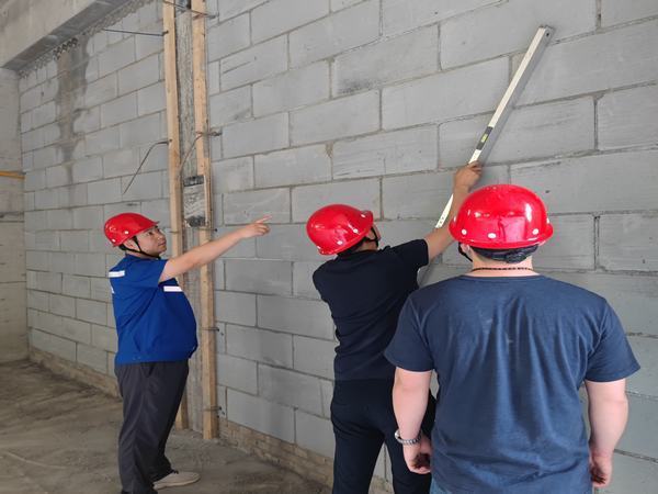 踐行初心不負韶華 腳踏實地行穩(wěn)致遠