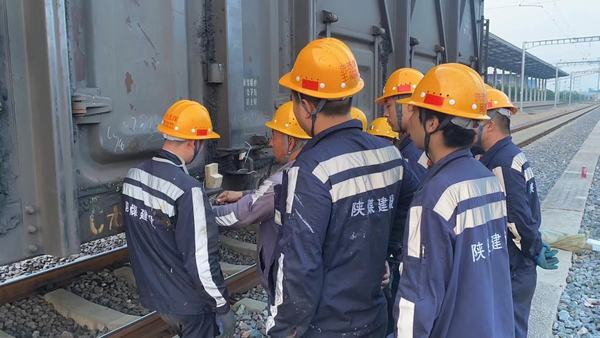 陜煤建設洗選煤運營公司神渭蒲城運營項目部:多形式“澆灌”培訓 讓安全生產(chǎn)意識“生根發(fā)芽”