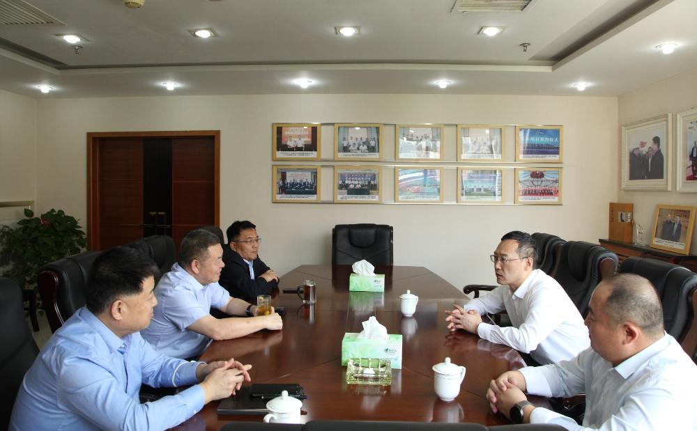 延安旅游集團黨委書記、董事長薛恩宇一行到陜煤建設座談交流