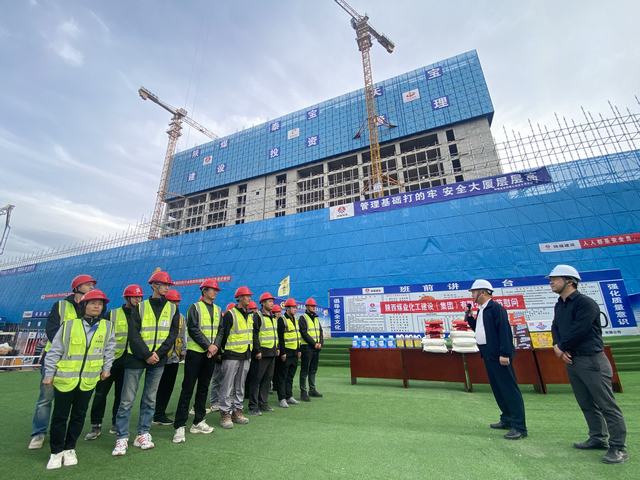 陜煤建設銅煤公司：行走一線鼓干勁 節日慰問不打烊