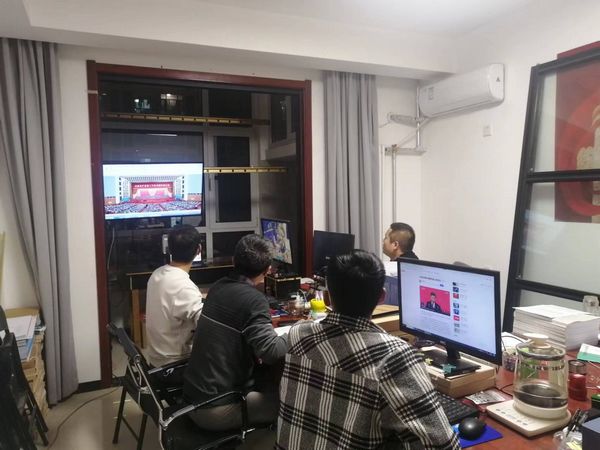 陜煤建設(shè)天工公司土建二部:開展《喜迎二十大 奮進(jìn)新征程》主題黨課活動