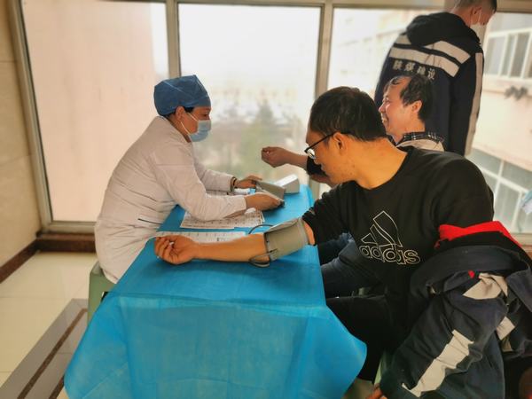 陜煤建設集團洗選煤運營公司澄合山陽運營項目部:新添舉措嚴把職工“健康關”