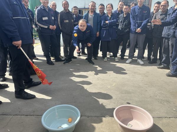 敬勞動光榮 贊勤奮美麗