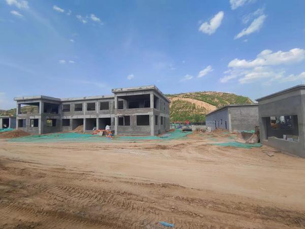 陜煤建設路橋分公司綏德縣第二凈水廠工程主體順利驗收