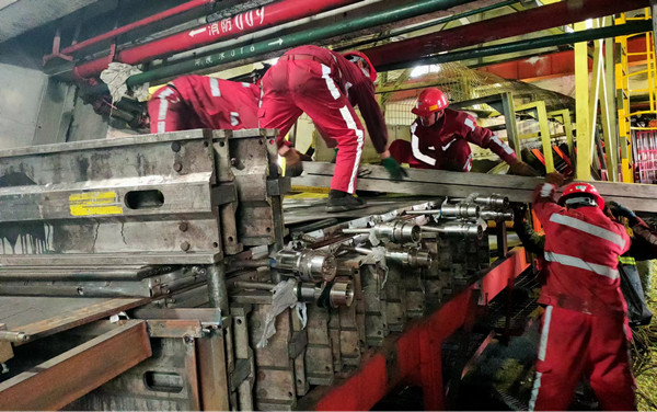 陜煤建設(shè)機(jī)電安裝公司曹家灘項(xiàng)目部34小時完成六項(xiàng)檢修任務(wù)