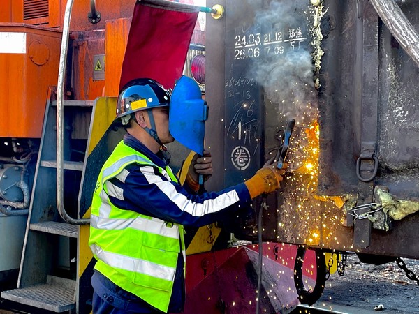 陜煤建設洗選煤運營公司檸條塔運營項目部： 酷戰三伏天  盛夏綻芳華