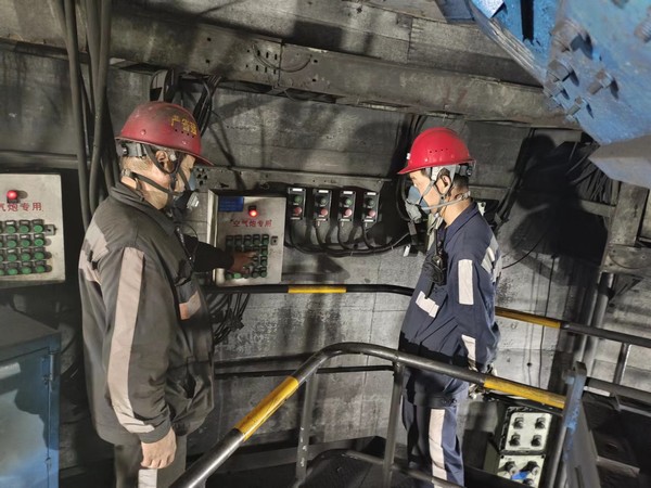 陜煤建設洗選煤運營公司澄合山陽運營項目部:喜逢金秋碩果時,不忘思源記師恩