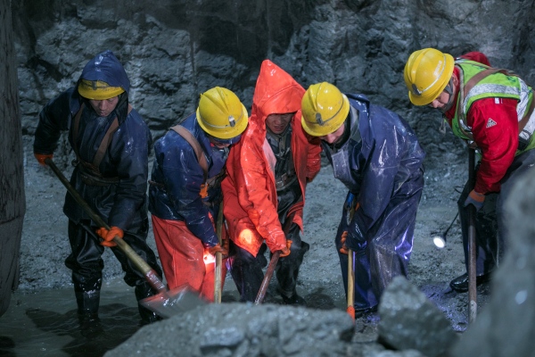 陜煤建設礦建三公司：鉚足干勁，進尺逆勢上揚！