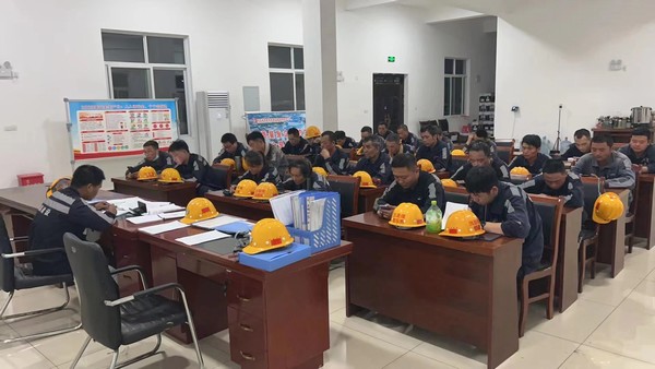 陜煤建設洗選煤運營公司神渭蒲城運營項目部： 從“心”出發  “心理課堂”理順職工情緒