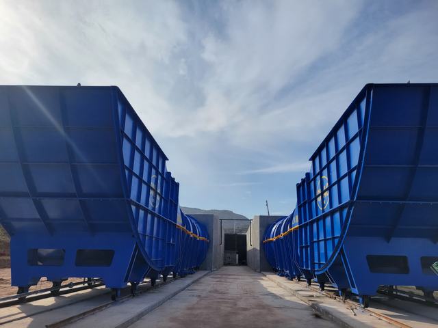 陜煤建設韓城分公司土建十三項目部承建的通風機風道及基礎、通風機配電室工程順利通過竣工驗收