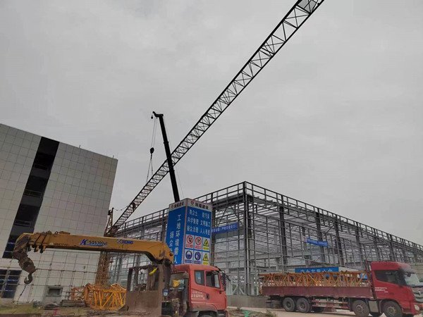 陜煤建設漢中分公司自貢龐源項目順利完成塔吊拆除任務