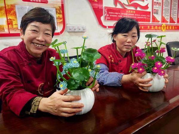 陜煤建設洗選煤運營公司檸條塔運營項目部開展 “巧手傳廉情，歡喜迎元旦”主題手工活動