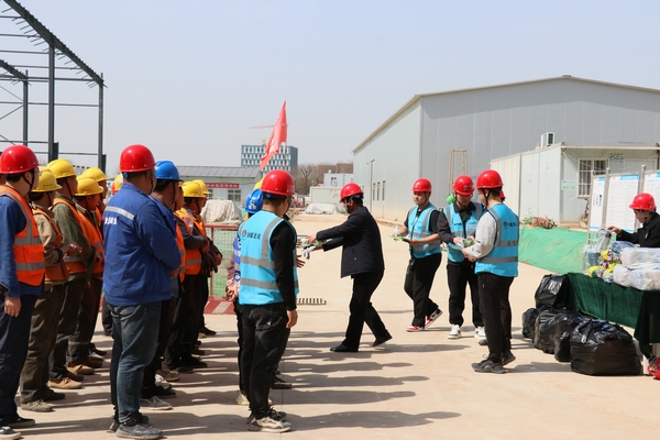 陜煤建設(shè)澄合分公司：關(guān)愛(ài)農(nóng)民工 工會(huì)在行動(dòng)